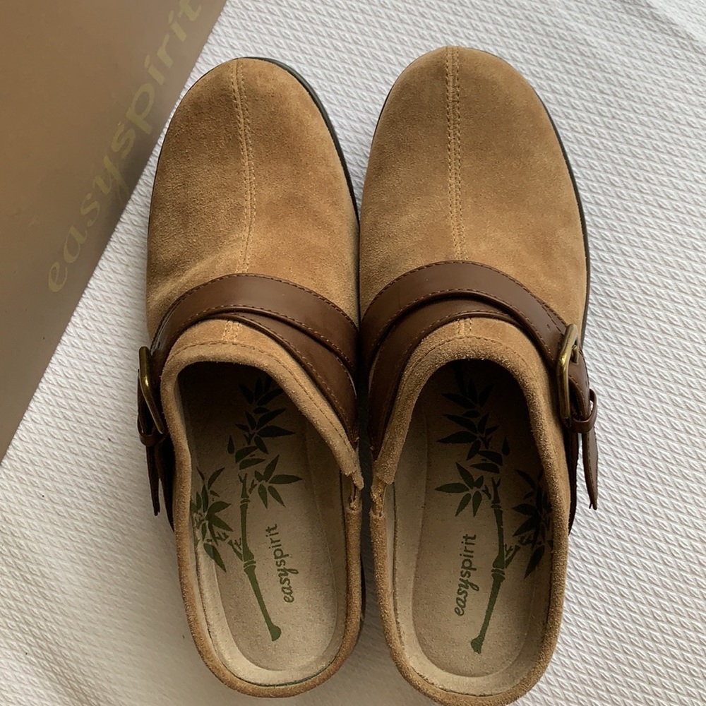 Easy Spirit mules w 2.5” heel - Picture 6 of 9